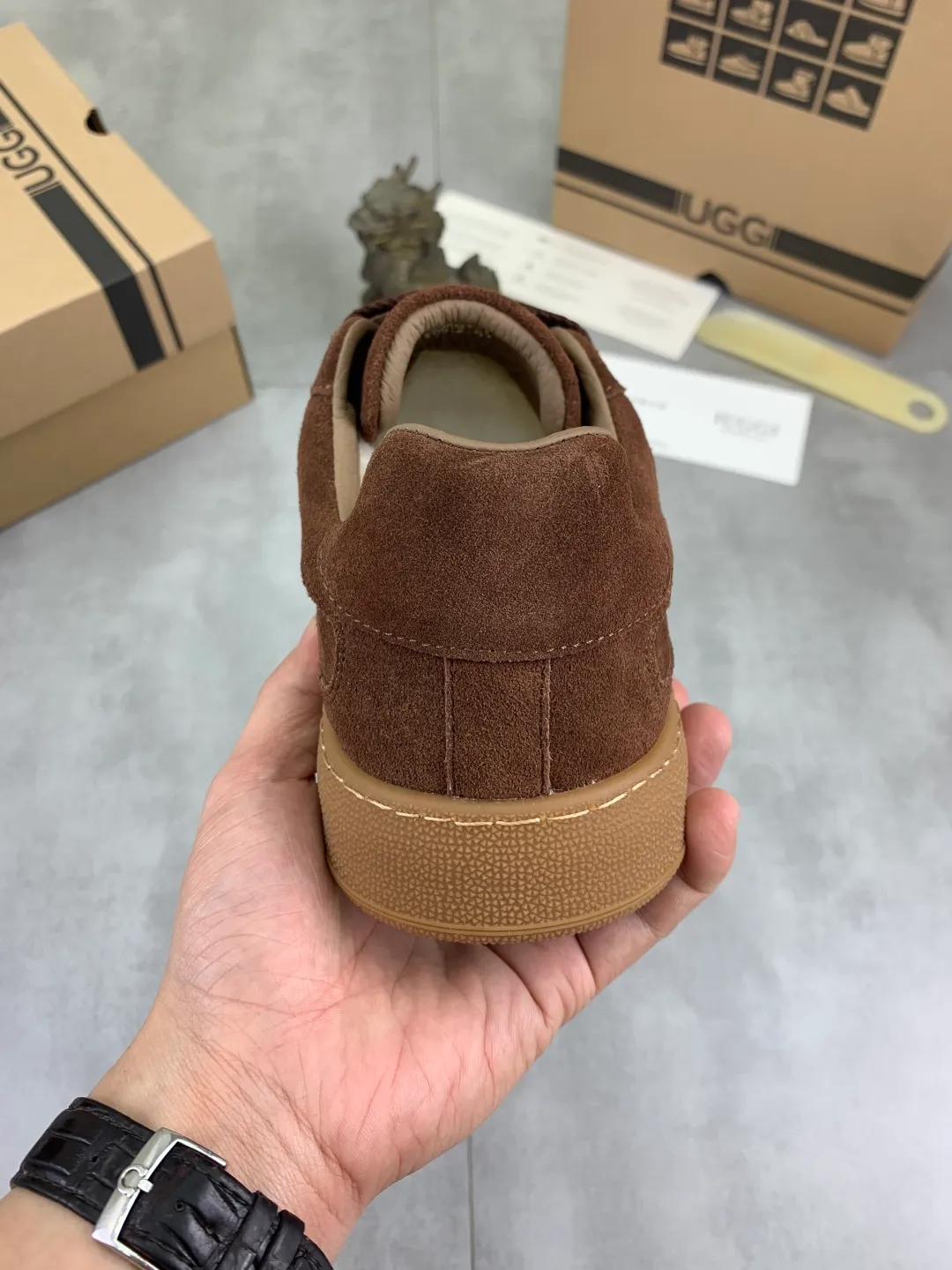 Men's shoes 💰P520 New arrival 🆕🆕🆕 26 new IUGGI men's moral training shoes Winter lace-up low-cut casual men's shoes Outer layer of cowhide, rubber outsole, lining with wool, comfortable and breathable💯 Versatile winter essentials👌 Transform your feet into the brightest "boy"❗️ Size: 39-44 Three colors